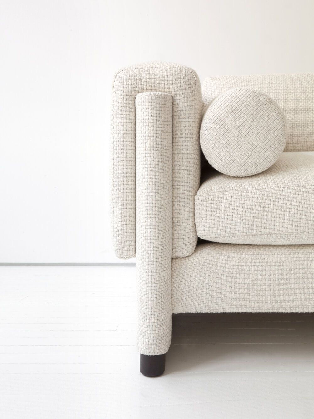 Egg collective Howard Sofa