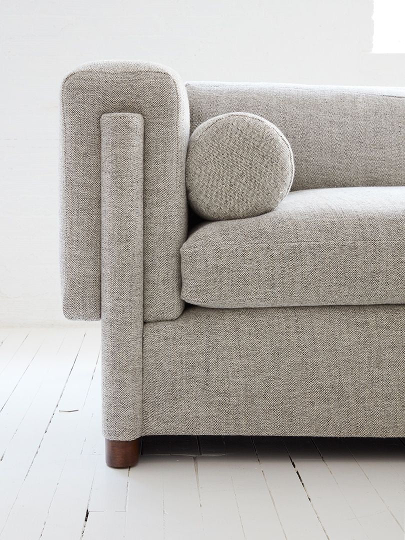 Egg collective Howard Sofa